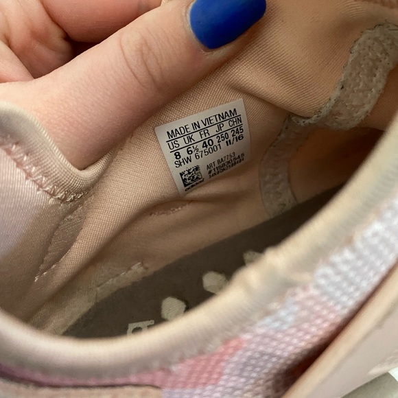 Adidas NMD_XR1 ‘Pink Duck Camo’ - Picture 6 of 8